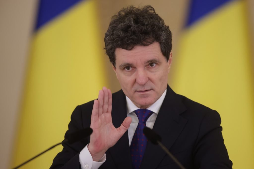 Președintele României, Nicușor Dan, a lansat un mesaj de speranță și responsabilitate pentru noul an, punctând importanța reformelor și unei administrații eficiente în contextul provocărilor actuale