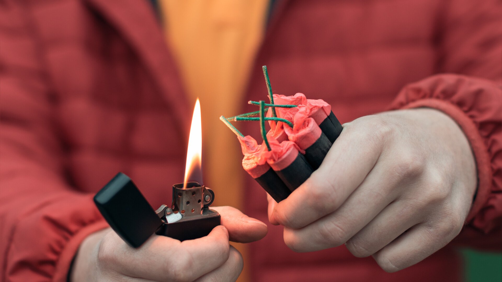 Captură impresionantă de artificii neautorizate în România: 100 de tone confiscate Polițiștii din România au efectuat recent o confiscare majoră de articole pirotehnice ilegale, ridicând aproximativ 100 de tone de artificii neautorizate din diverse locuri din țară