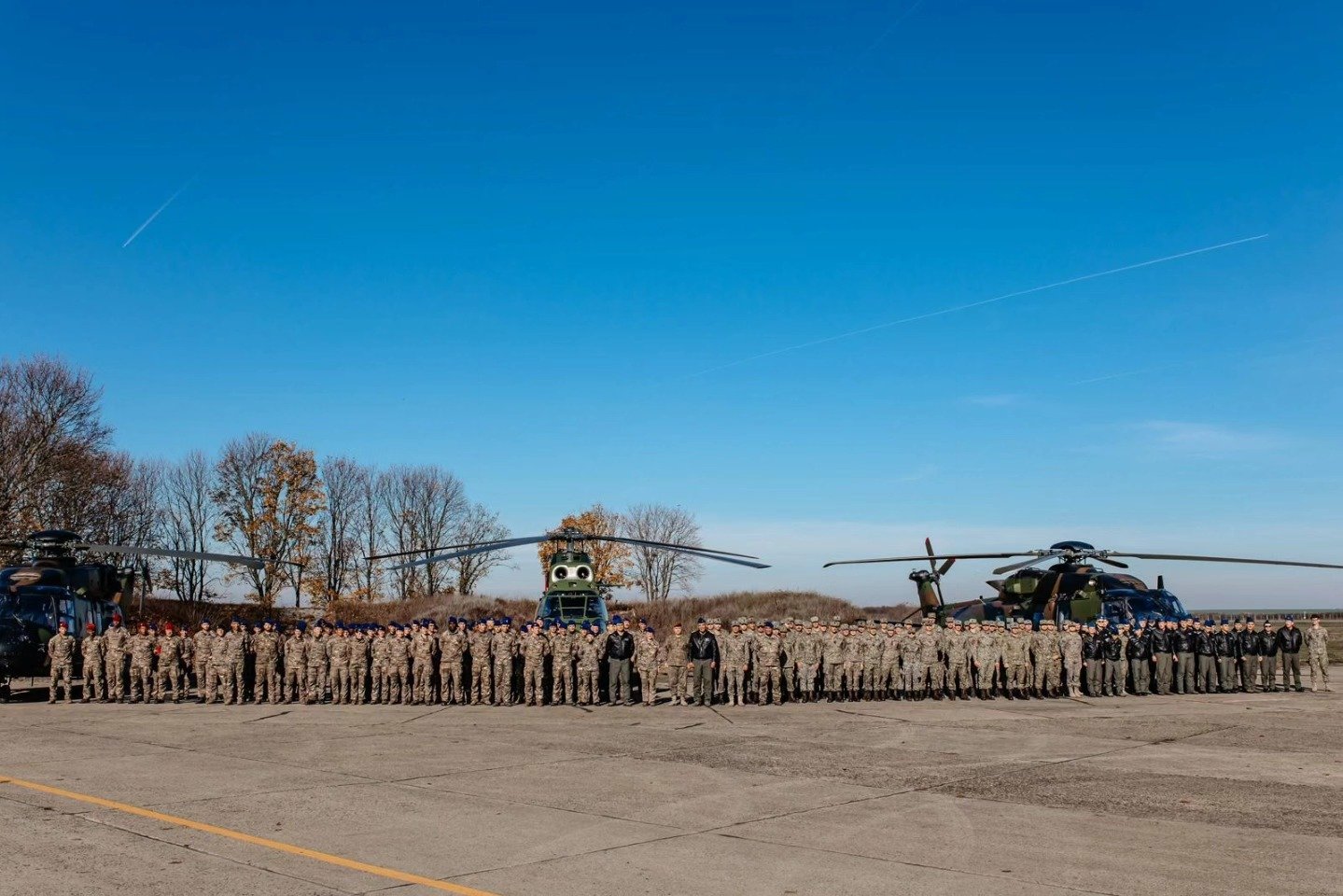 Premierul României, Ilie Bolojan, efectuează o vizită importantă la Câmpia Turzii, în contextul extinderii colaborării bilaterale cu Olanda Prim-ministrul Ilie Bolojan va efectua mâine o vizită oficială la Baza Aeriană 71 „General Emanoil Ionescu” din Câmpia Turzii, eveniment deosebit de semnificativ în planul consolidării parteneriatelor strategice ale României în domeniul apărării