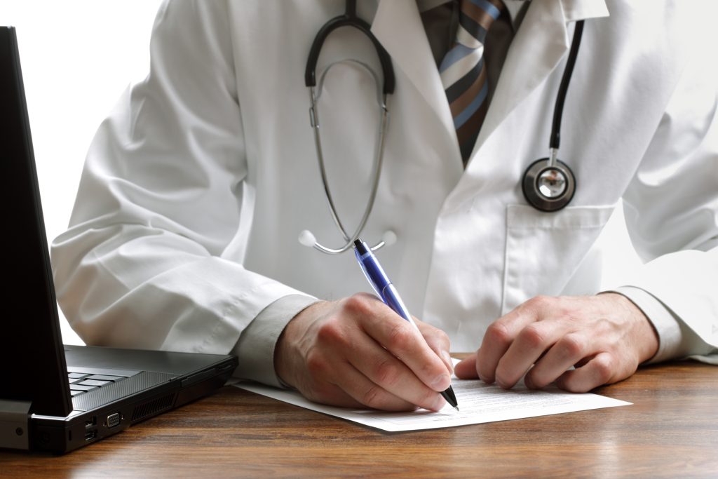 Guvernul taie indemnizațiile pentru prima zi de concediu medical România va renunța la plata primei zile de concediu medical, o măsură care se va aplica pentru angajați în perioada 1 februarie 2026 – 31 decembrie 2027