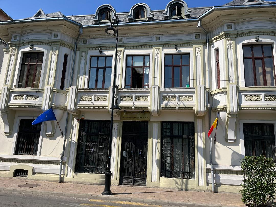 AJPIS Dolj: Peste 127 milioane lei pentru asistență socială în decembrie 2025 Agenția Județeană pentru Plăți și Inspecție Socială (AJPIS) Dolj a anunțat astăzi că a virat un total de 127,45 milioane lei în luna decembrie 2025, pentru a susține beneficiarii programelor de asistență socială