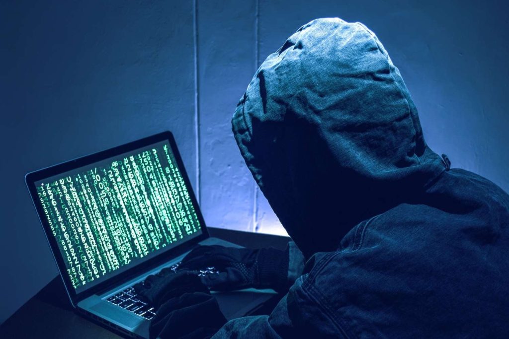 Criza digitală de 2025: unde granițele dintre securitate și umanitate devin din ce în ce mai subțiri Anul 2025 a adus în prim-plan o realitate mai dură decât orice cifră sau estimare financiară legată de atacuri cibernetice: costul uman