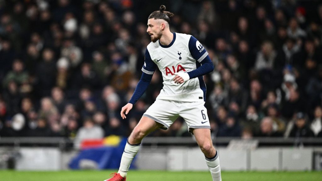 Crystal Palace și Tottenham au terminat meciul cu 0-0, disponibil acum pe platforma VOYO. Radu Drăgușin rămâne iar pe bancă! Gol anulat de sistemul VAR.