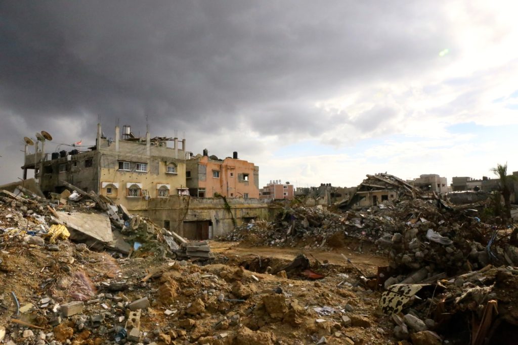 Furtuna de iarnă devastatoare adâncește suferința civililor din Fâșia Gaza, unde condițiile de trai deja extrem de dificile, agravare cauzată de ani de conflicte arme, devin și mai insuportabile