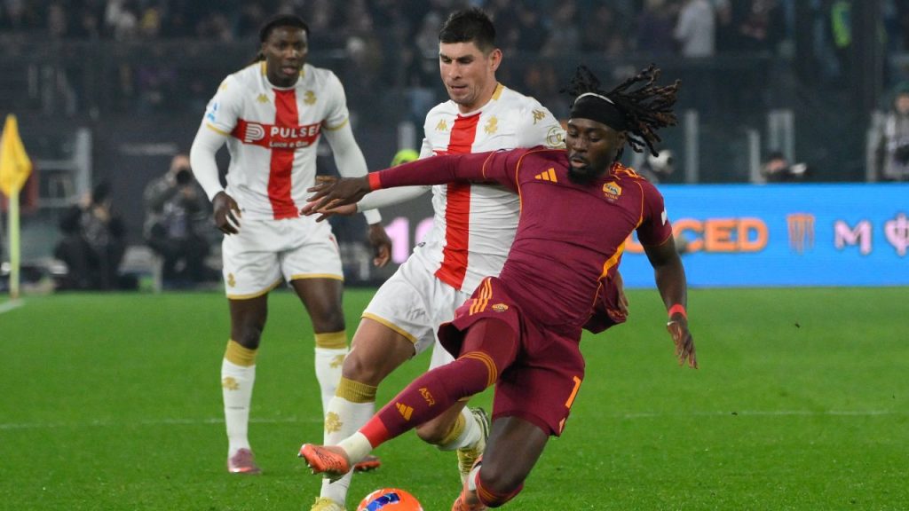 Genoa, înfrângere dureroasă acasă în fața lui AS Roma Genoa a suferit o înfrângere amară în cadrul rundei a 17-a din Serie A, cedând cu 1-3 în fața echipei AS Roma