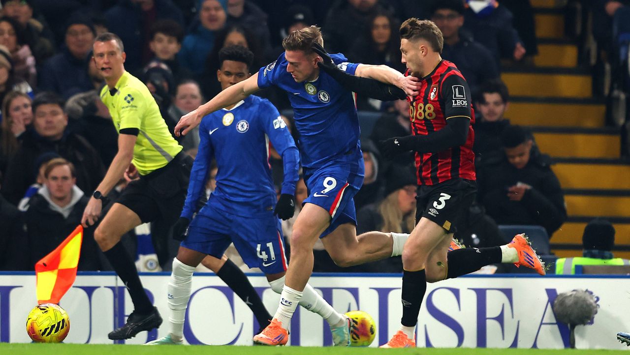 Chelsea și Bournemouth, un duel captivant: remiză 2-2 în Premier League Chelsea a avut parte de un meci intens în runda a 19-a din Premier League, remizând cu Bournemouth în urma unui duel electrizant, soldat cu scorul de 2-2