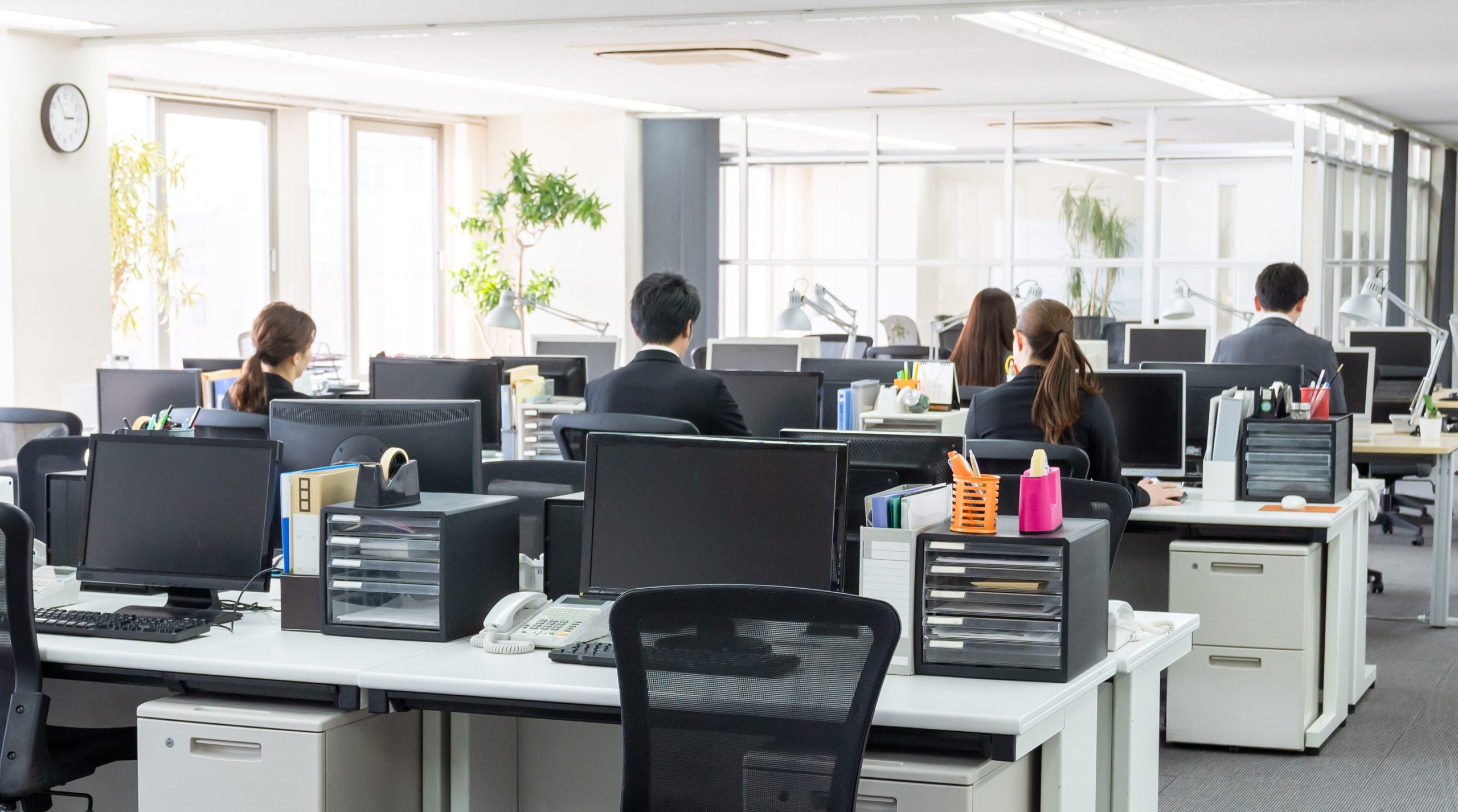 MIT: Peste 10% din angajați din SUA pot fi înlocuiți de AI