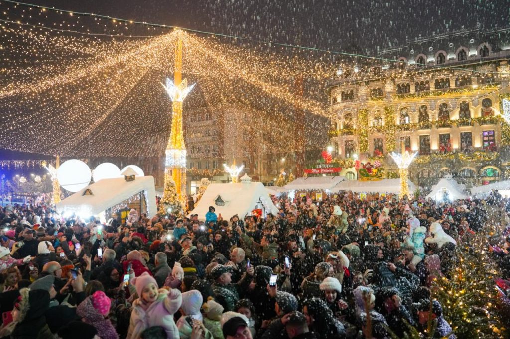 Craiova prelungește Târgul de Crăciun până pe 11 ianuarie 2026, răspunzând cererilor turismului local și internațional Municipalitatea din Craiova a anunțat oficial extinderea perioadei de desfășurare a Târgului de Crăciun, unul dintre cele mai atractive evenimente festive din România, până pe data de 11 ianuarie 2026