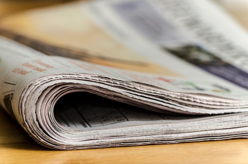 Anul 2025 marchează o schimbare reținută, dar semnificativă, în modul în care românii consumă media