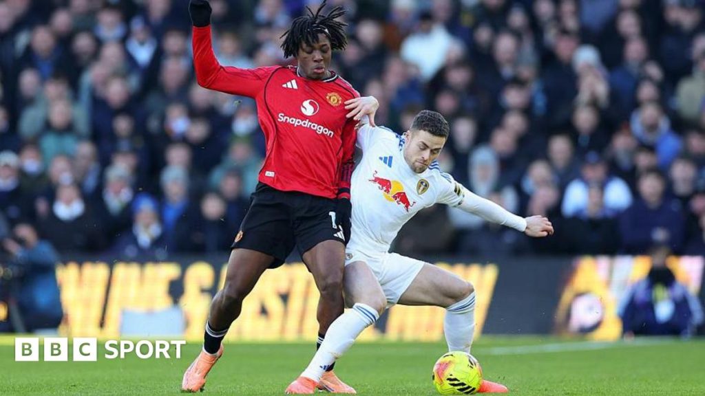 Faza de risc în meciul Leeds – Manchester United Meciul disputat pe Elland Road între Leeds și Manchester United s-a încheiat fără goluri, dar a lăsat unele momente controversate pe teren, inclusiv o intervenție riscantă a tânărului jucător Ayden Heaven