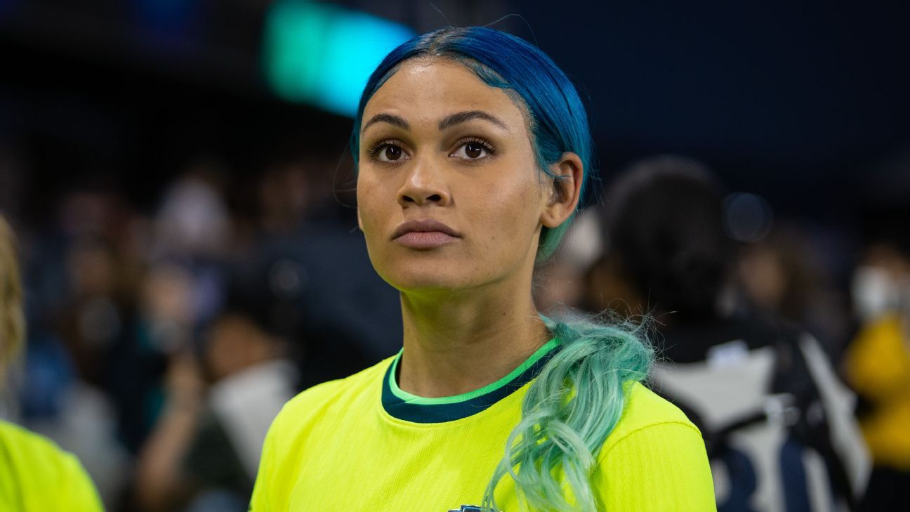Trinity Rodman, cea mai bine plătită jucătoare din fotbalul feminin, își extinde contractul cu Washington Spirit Atacanta echipei naționale a Statelor Unite, Trinity Rodman, a semnat un contract record pe trei ani cu Washington Spirit, asigurându-și astfel un loc în club până în 2028