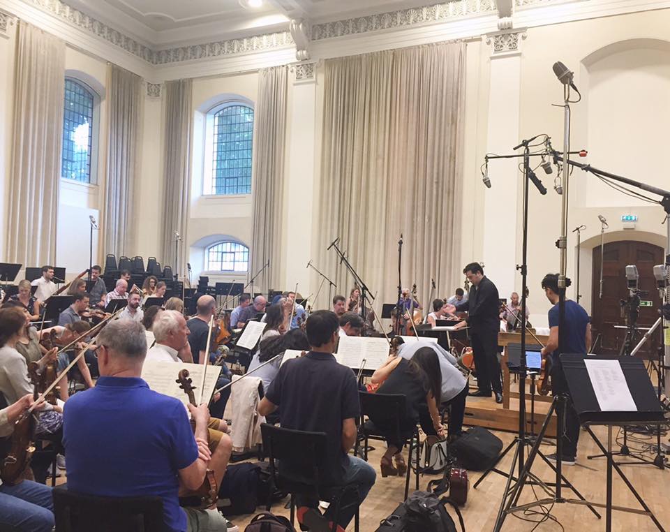 Robert Treviño, dirijorul american în vârstă de 41 de ani, urmează să devină noul director muzical al Orchestrei Filarmonicii George Enescu începând cu stagiunea 2026-2027