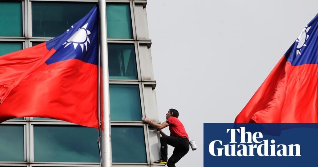 Alex Honnold a reușit o escaladă spectaculoasă pe Taipei 101