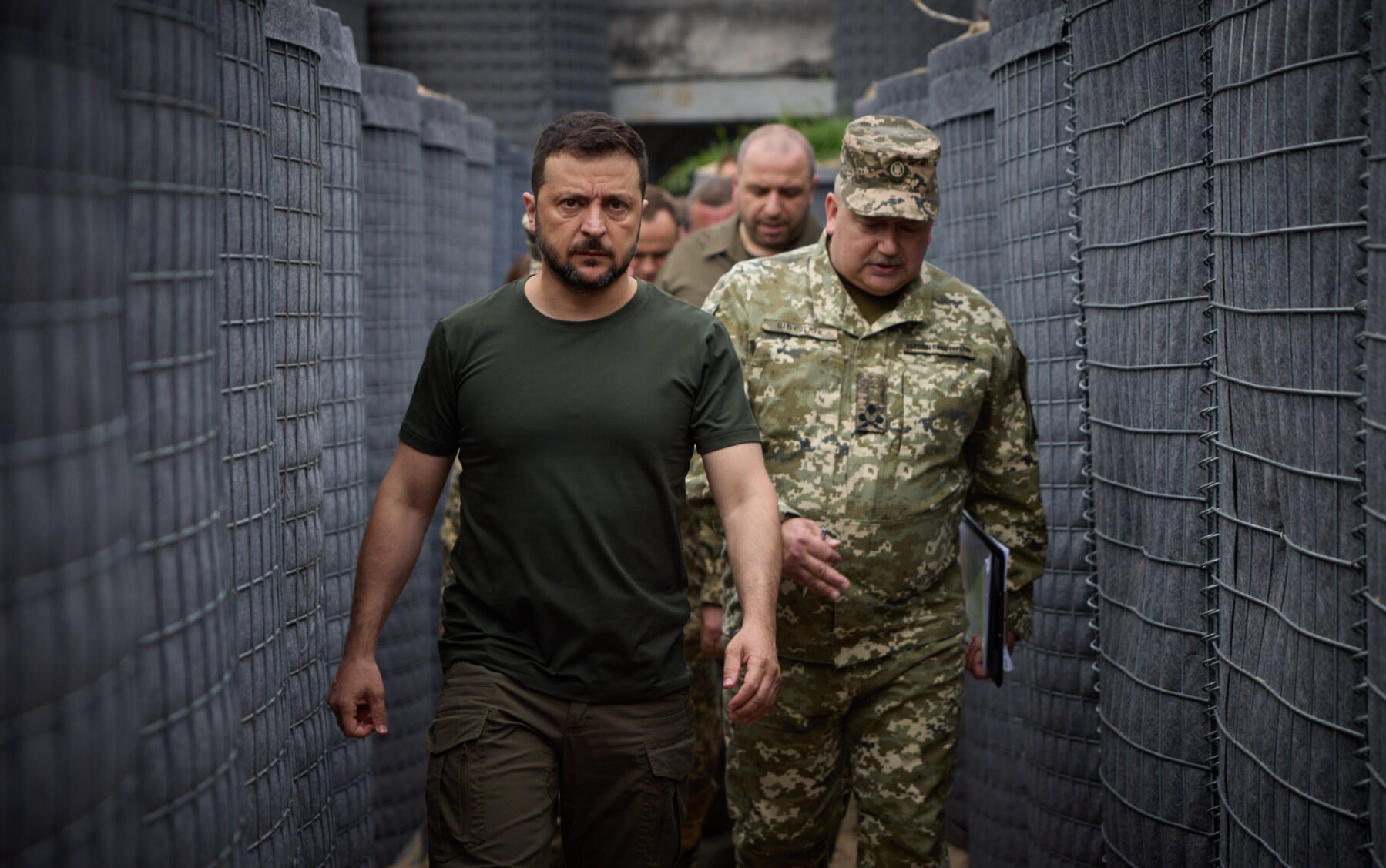 Președintele Ucrainei, Volodimir Zelenski, anunță intenția de a remania ministerele cheie, inclusiv cel al Energiei, după numirea ministrului Apărării Președintele Ucrainei, Volodimir Zelenski, a făcut public miercuri planurile sale de restructurare a cabinetului, indicând faptul că intenționează să numească pe ministrul Apărării, Denis Șmîgal, pentru a prelua și portofoliul Energiei