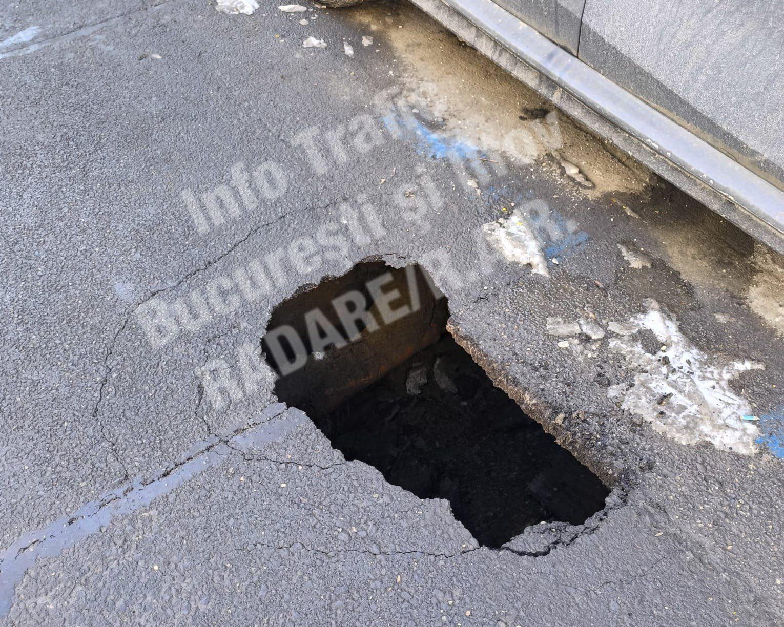 Surparea carosabilului în București atrage din nou atenția asupra stării infrastructurii rutiere din capitală, după incidentele recente din zonele centrale