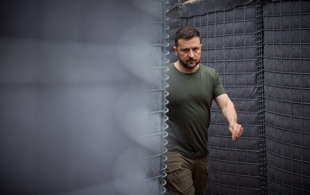 Președintele Ucrainei, Volodimir Zelenski, solicită aliaților săi o întărire rapidă și semnificativă a capacităților de apărare aeriană, pentru a contracara valurile de atacuri ale Rusiei care au adus haos și disperare în inima Kievului
