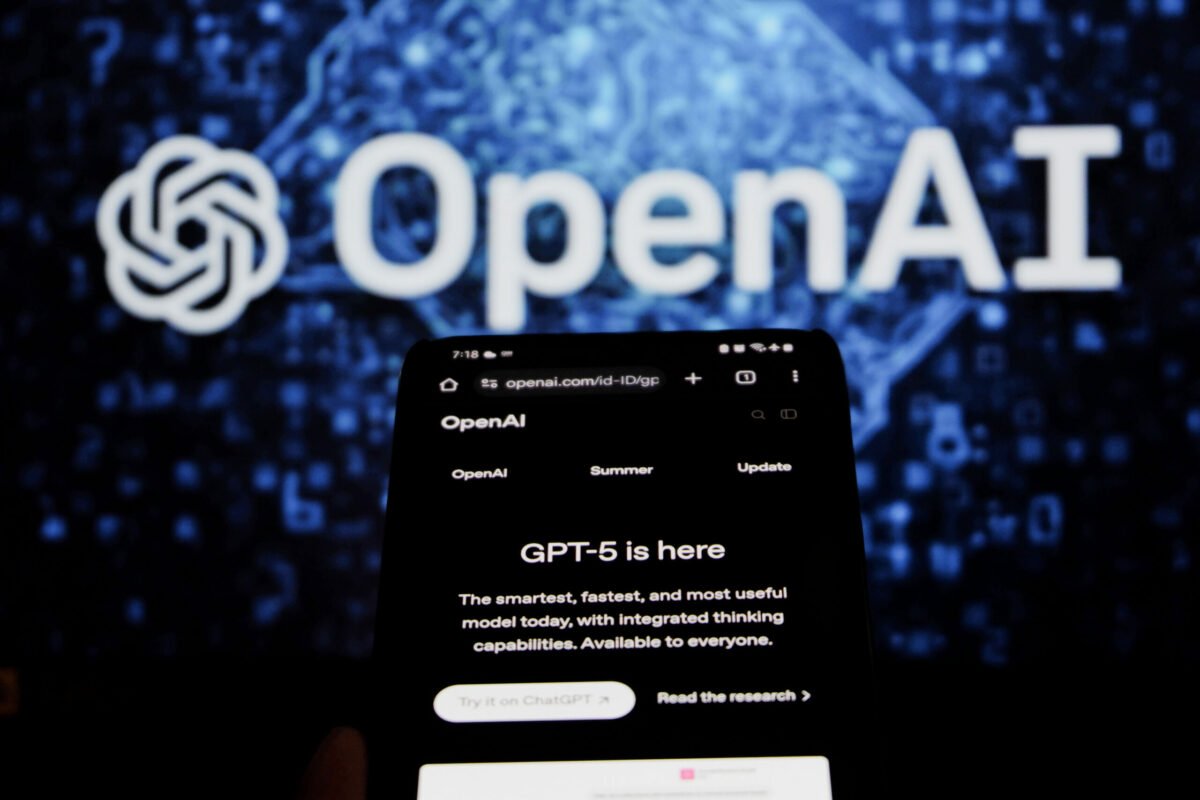 OpenAI a anunțat introducerea unui sistem de predicție a vârstei pentru utilizatori, menit să stabilizeze dacă un cont aparține unui minor