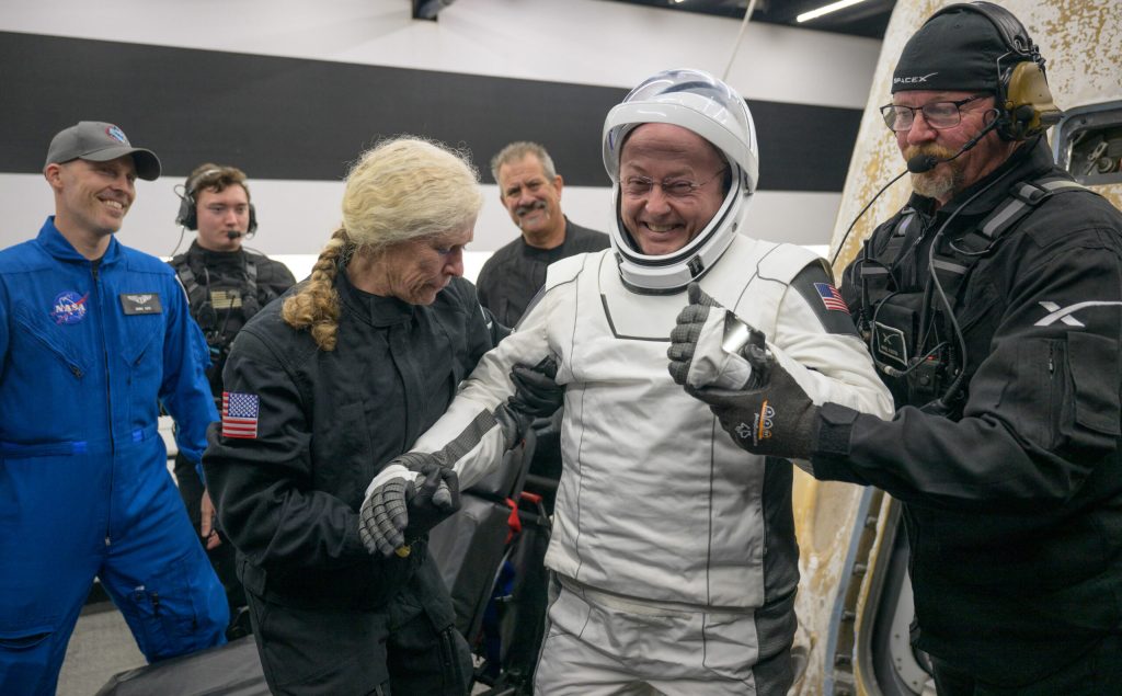 Povestea unei misiuni spatiale cu final neașteptat: primul caz de evacuare medicală de la NASA în peste șaizeci de ani Săptămâna trecută, NASA a anunțat întoarcerea pe Pământ a celor patru membri ai unei misiuni spațiale ce fusese programată pentru șase luni și jumătate, dar care s-a încheiat cu peste o lună mai devreme
