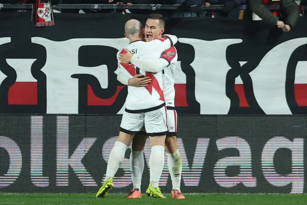 Rayo Vallecano, victorie dramatică în fața Getafe Seara de 2 ianuarie a fost marcată de un final spectaculos în partida dintre Rayo Vallecano și Getafe, unde echipa gazdă a obținut o victorie crucială cu 1-0, datorită unui gol marcat de Jorge de Frutos în minutul 46, chiar înainte de a se încheia prima repriză
