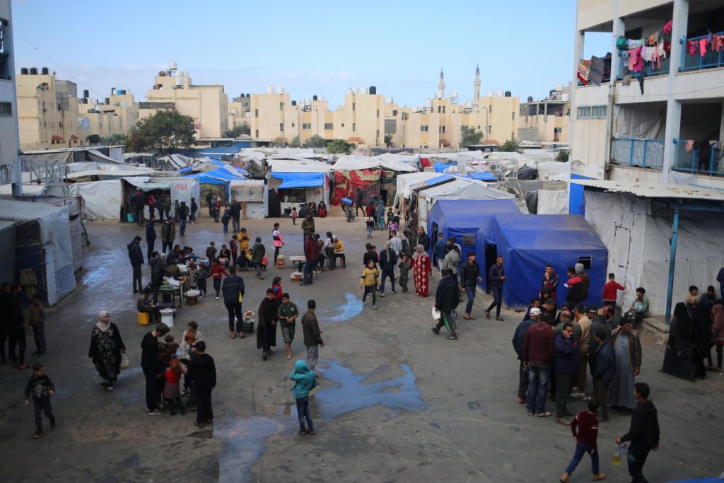 Gaza sub semnul incertitudinii: apelul ONU pentru reluarea acțiunilor umanitare în mijlocul conflictului armat Criza umanitară din Fâșia Gaza atinge niveluri de criză, în timp ce tensiunile escaladează între Israel și grupările palestiniene, iar comunitatea internațională a cerut, din nou, stabilitate și intervenție umanitară urgentă