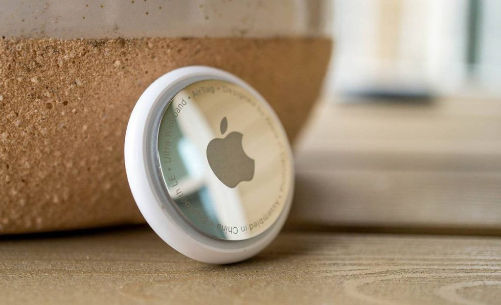 Apple a anunțat recent lansarea celei de-a șaptea generații a AirTag, accesoriul inteligent destinat localizării obiectelor uitate sau pierdute în ecosistemul său „Find My”