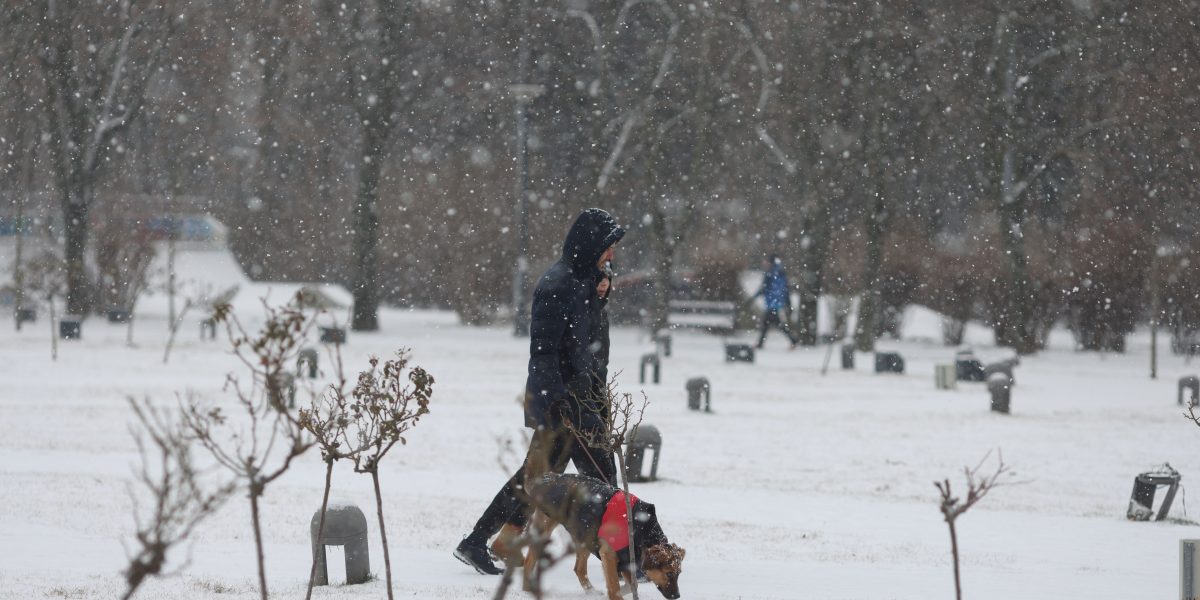 Noi avertizări meteo de ninsori, lapoviță și ploi în peste jumătate din țară – HARTĂ