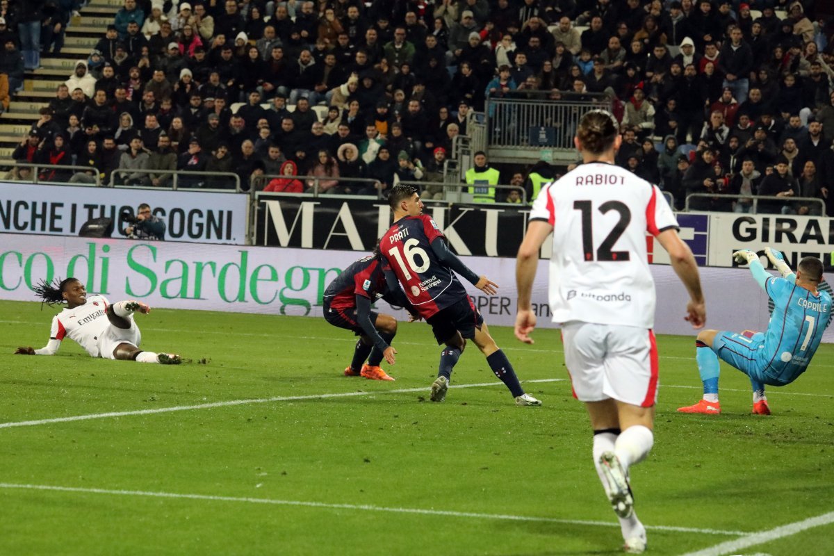 CAGLIARI, ITALY - JANUARY 02: Rafael Leao of Milan scores the first goal during the Serie A match between Cagliari Calcio and AC Milan at Stadio Sant