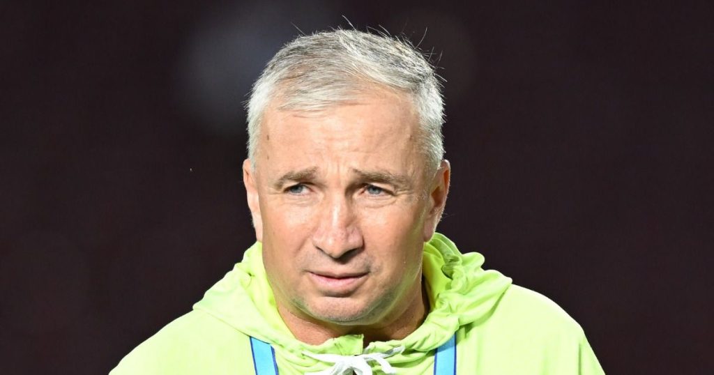 Beatrice-Chelsea, invitație specială la derby-ul între Chelsea și Arsenal Beatrice-Chelsea, una dintre fiicele fostului mare fotbalist român Dan Petrescu, a primit o invitație deosebită pentru a asista la meciul din semifinalele Carabao Cup, care se desfășoară astăzi, de la ora 22:00, pe stadionul Stamford Bridge