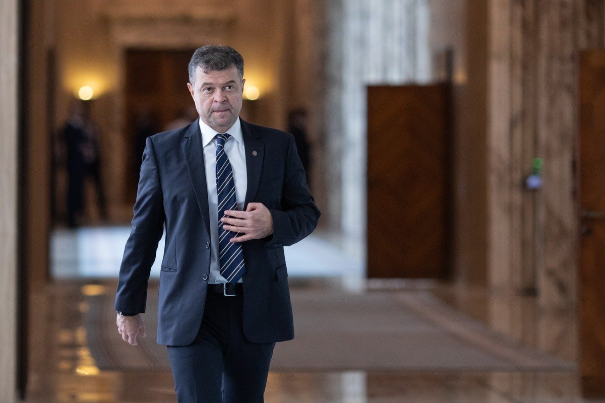 Premierul Ilie Bolojan anunță o nouă etapă în procesul de nominalizare pentru Ministerul Educației, promițând că decizia finală va fi anunțată în luna ianuarie