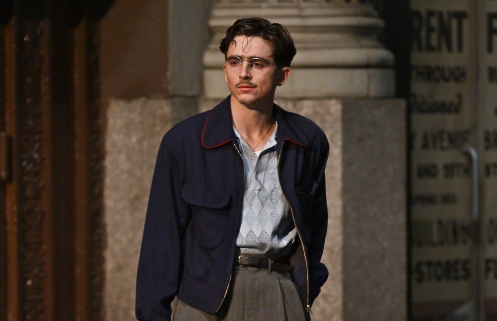 Timothée Chalamet, un nou record la 30 de ani: trei nominalizări la Oscar și un nou statut în Hollywood Timothée Chalamet a intrat în clubul exclusivist al actorilor de top, anunțând pe Instagram că a împlinit 30 de ani și că este „oficial unc.” La această vârstă, Chalamet a devenit unul dintre cei mai tineri nobili ai cinematografiei, obținând nu mai puțin de trei nominalizări la Oscar pentru cea mai bună interpretare masculină