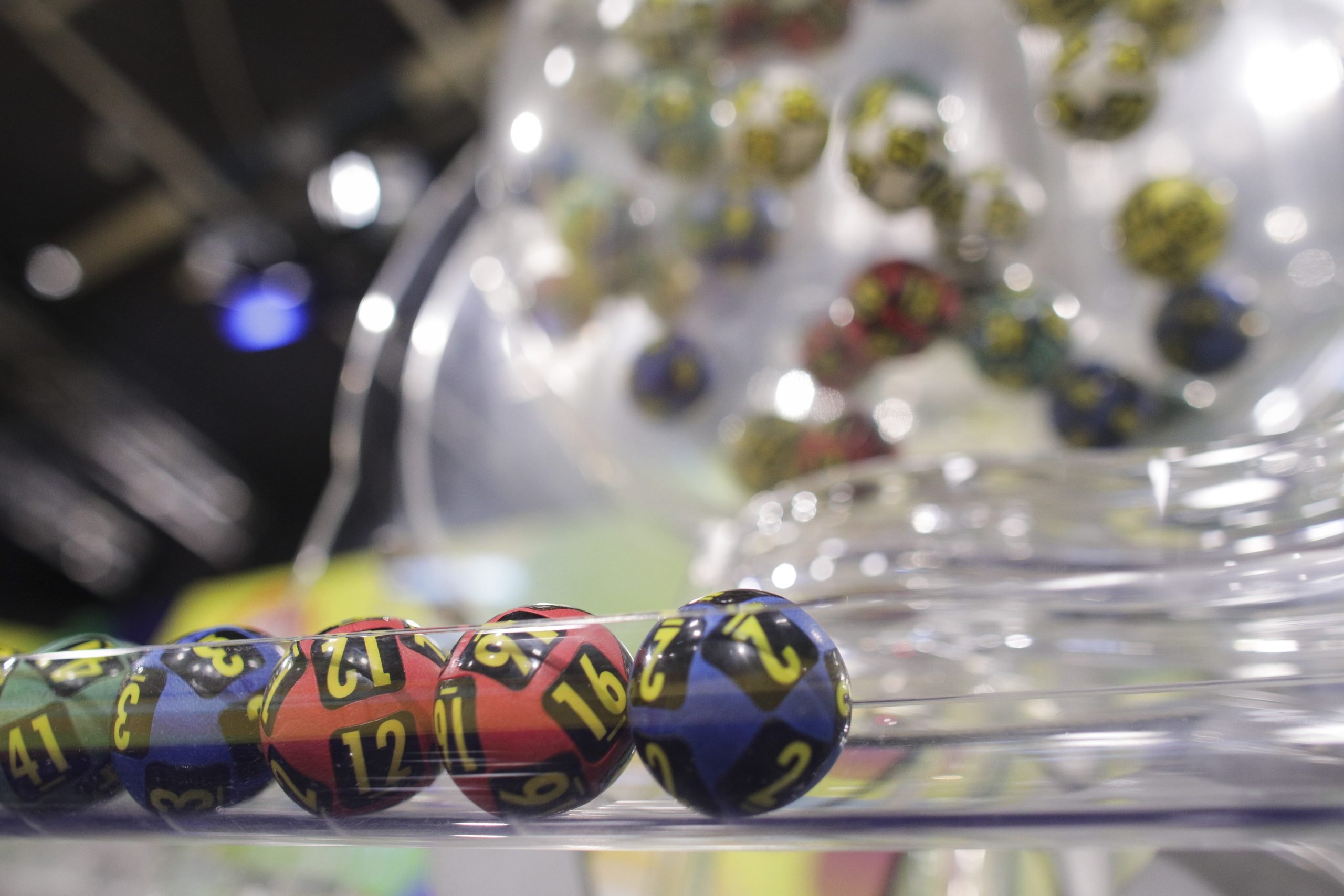 LOTO 6 din 49: Extrageri de duminică cu report masiv la Joker!