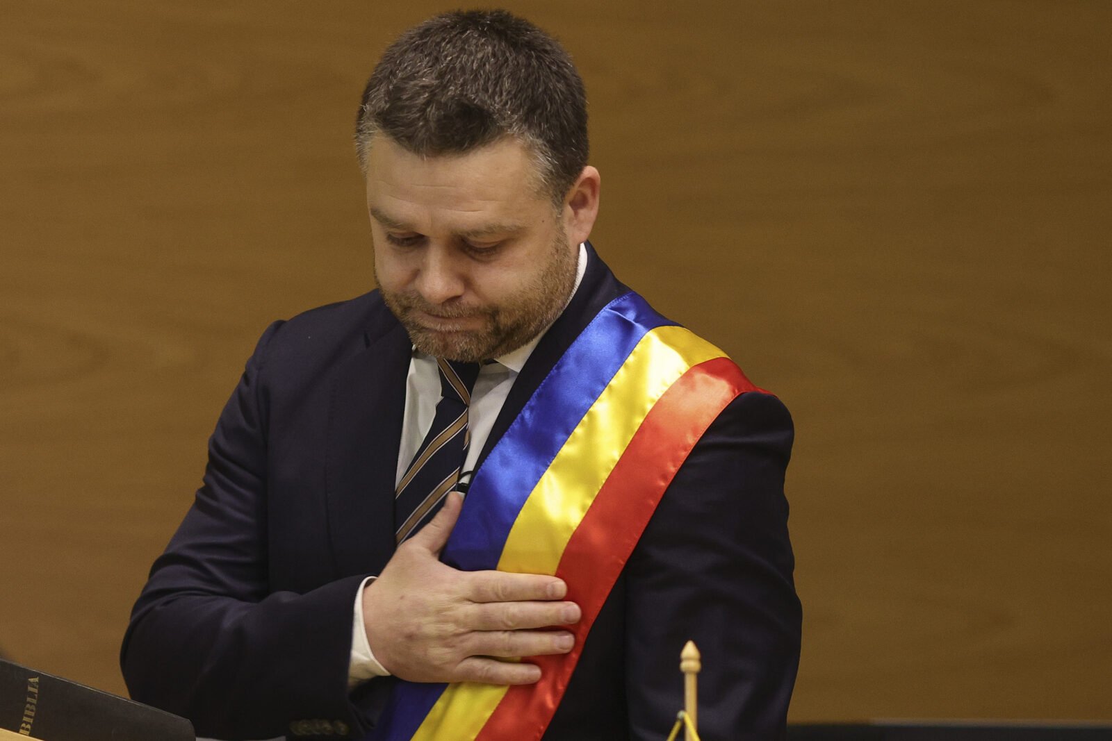 Primarul general al Capitalei, Ciprian Ciucu, a anunțat joi seară intenția de a majora prețul biletelor pentru transportul în comun din București, o decizie pe care o consideră atât necesară, cât și inevitabilă în contextul dificultăților financiare cu care se confruntă Regia Autonomă de Transport București (RATB)