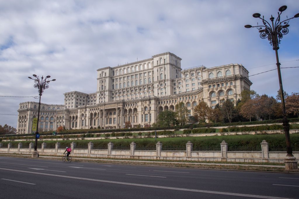 Camera Deputaților intenționează să relanseze serviciile de alimentație în incinta Palatului Legislativ, după o perioadă de suspendare determinată de controale și controverse legale
