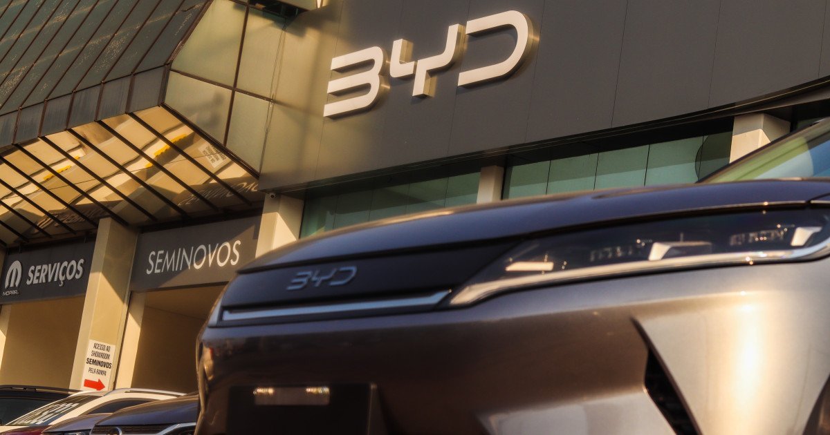 BYD devine lider mondial în vânzările de vehicule electrice Producătorul chinez de automobile BYD a anunțat că a vândut în 2025 peste 2,25 milioane de vehicule electrice, depășind Tesla și marcând astfel o schimbare semnificativă pe piața globală a mașinilor electrice