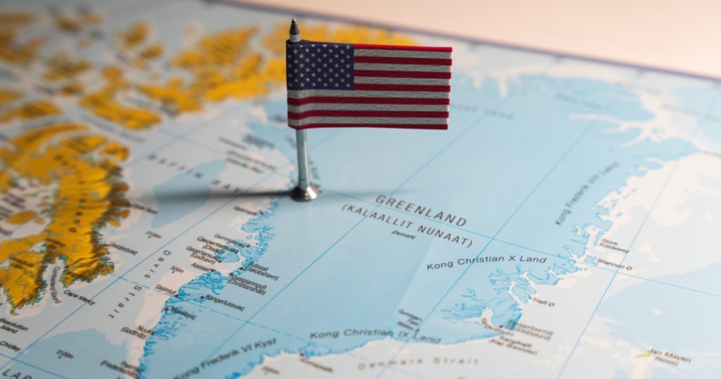Amenințările lui Trump: Prim-ministrul Danemarcei avertizează asupra unui posibil atac în Groenlanda Prim-ministrul Danemarcei, Mette Frederiksen, a avertizat că un atac american asupra Groenlandei, insulă care face parte din regatul danez, ar putea marca sfârșitul Alianței Nord-Atlantice (NATO)