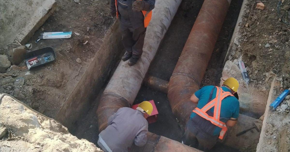 CET Sud – ELCEN provoacă neplăceri majore în București: Avarea afectează sute de blocuri Furnizarea agentului termic pentru încălzire și apă caldă este serios afectată în sectoarele 2 și 3 din București, iar parțial în sectoarele 4 și 5, din cauza unei avarii la CET Sud – ELCEN, a anunțat Compania Municipală Termoenergetica București