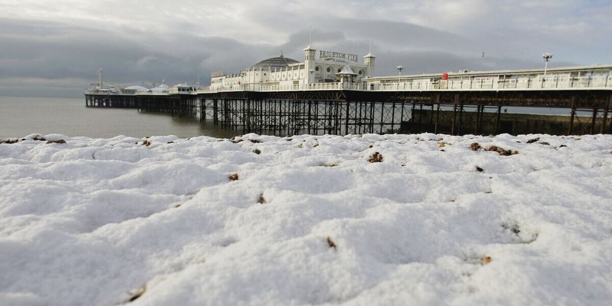 UK weather maps turn purple with snow as far south as Brighton amid -2C cold snap | Weather | News