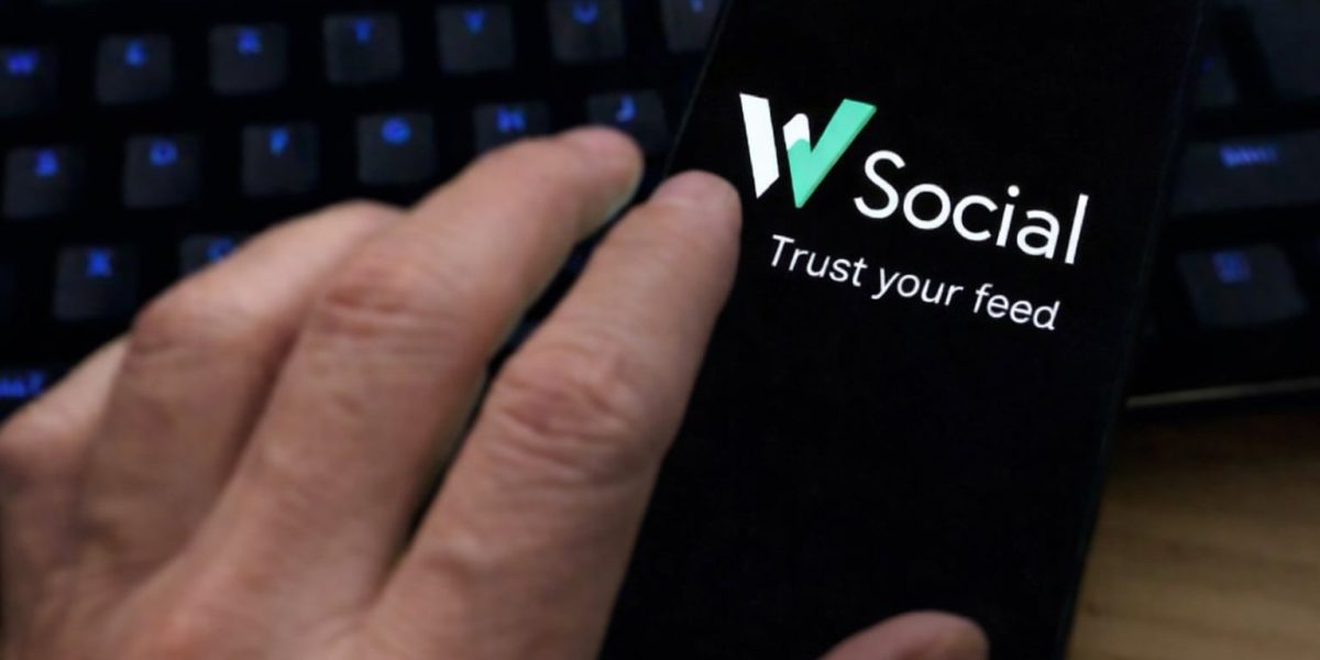 Messenger_creation_47054712-0492-4743-9F0D-44E55152F910.jpeg - ReactiveNews