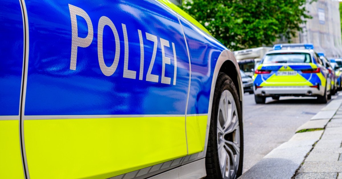 Hoții din Gelsenkirchen: Jaful de 30 de milioane de euro și curtoazia neobișnuită Un jaf impresionant a avut loc în noaptea de vineri spre sâmbătă într-o bancă din Gelsenkirchen, Germania, unde un grup bine organizat de hoți a furat bunuri în valoare de aproximativ 30 de milioane de euro