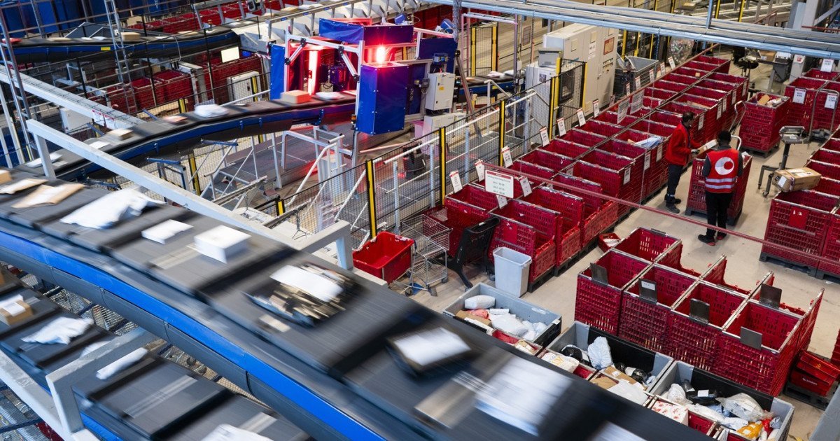 Proprietarii din Norvegia, avertizați de armata națională despre rechiziționarea bunurilor Mii de proprietari din Norvegia vor primi în zilele următoare scrisori oficiale din partea armatei, în care sunt informați că imobilele și bunurile lor ar putea fi supuse rechiziționării în cazul unei situații de război