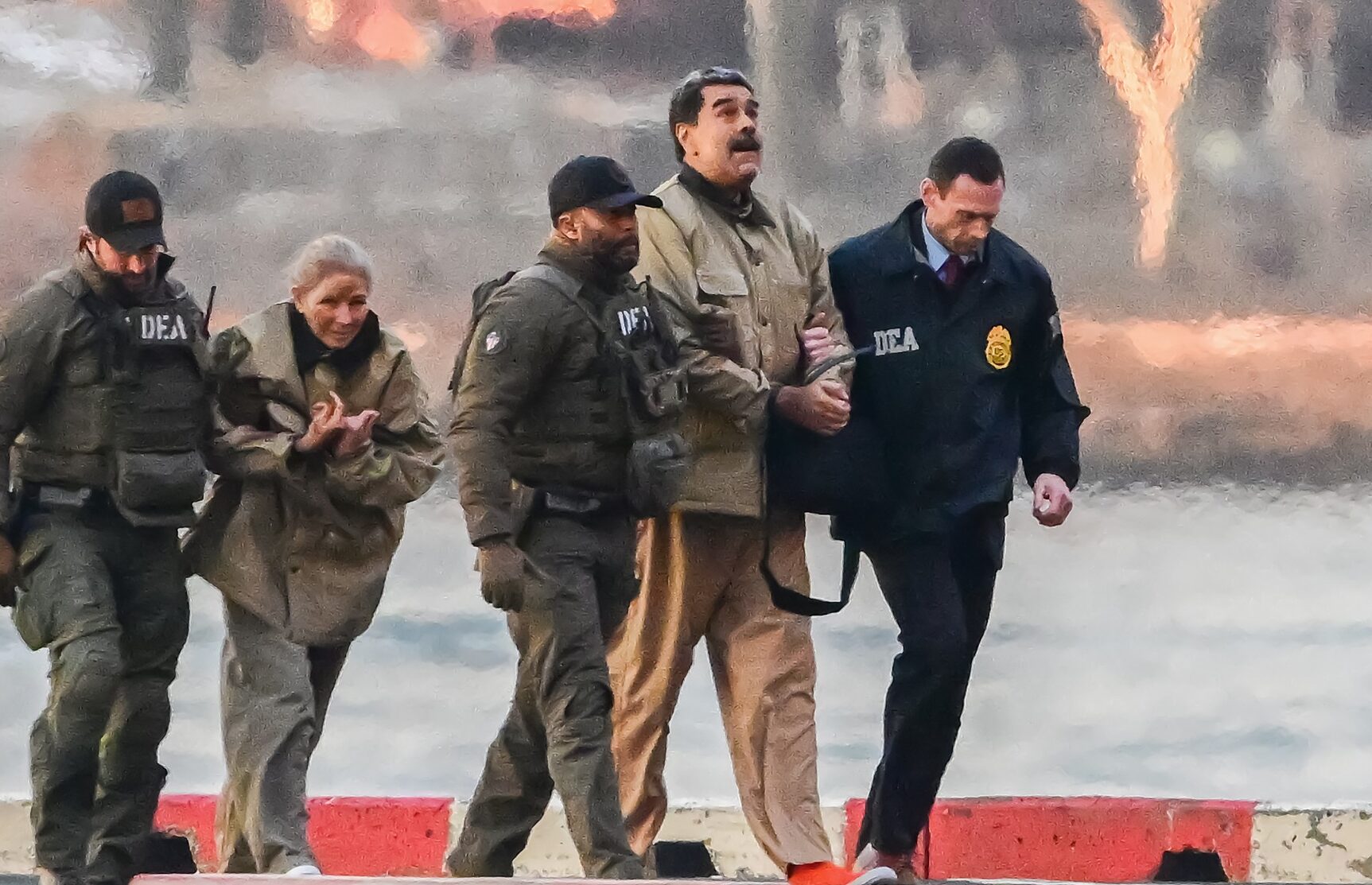 Operațiune spectaculoasă în Venezuela: SUA susțin că au folosit un nou tip de armă împotriva lui Nicolás Maduro Statele Unite ale Americii afirmă că au folosit un nou tip de armă în cadrul operațiunii prin care l-au capturat pe președintele venezuelean Nicolás Maduro, într-un incident care a ținut prima pagină a banderolelor de știri internaționale