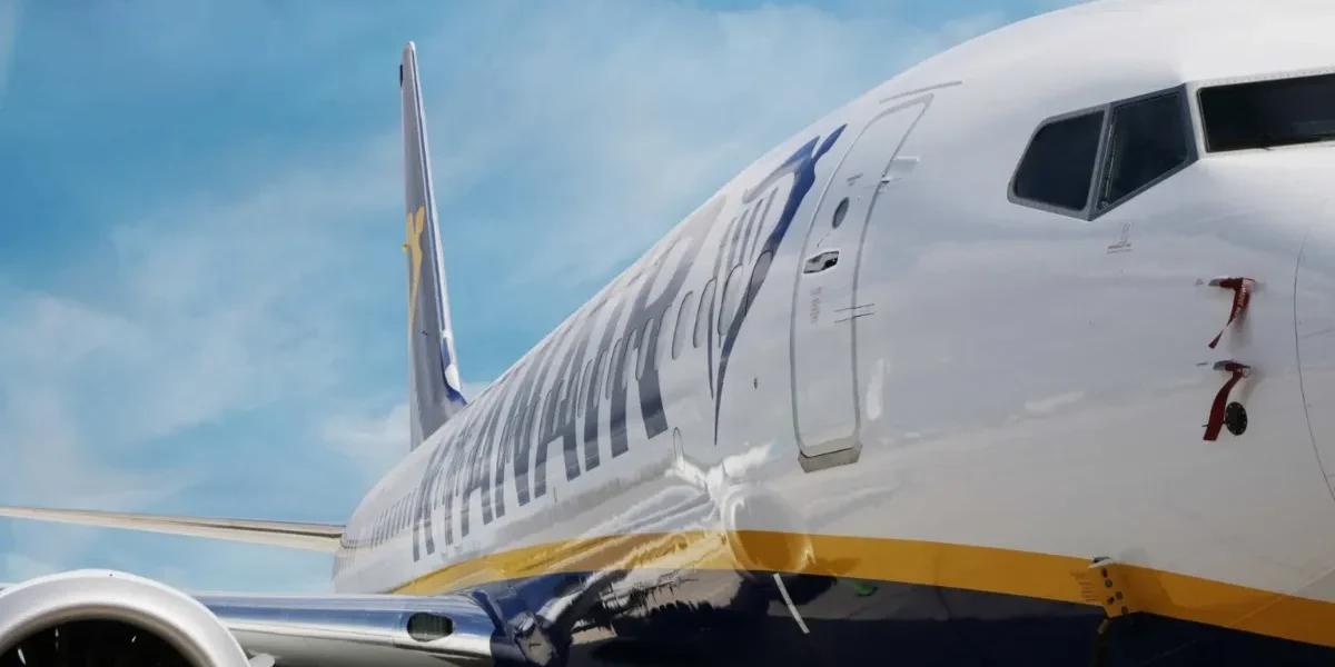 Ryanair_close_up1.webp.webp - ReactiveNews