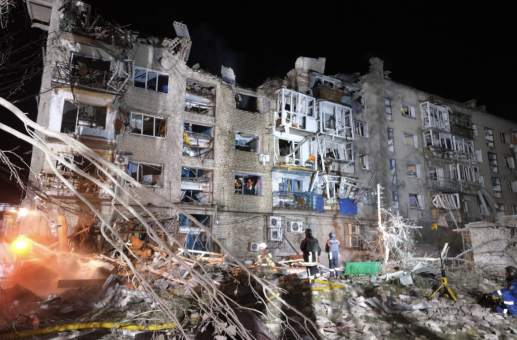 Ucraina ordonă evacuarea a 3.000 de copii din Zaporojie și Dnipropetrovsk, în timp ce Rusia avansează puternic pe front în 2025