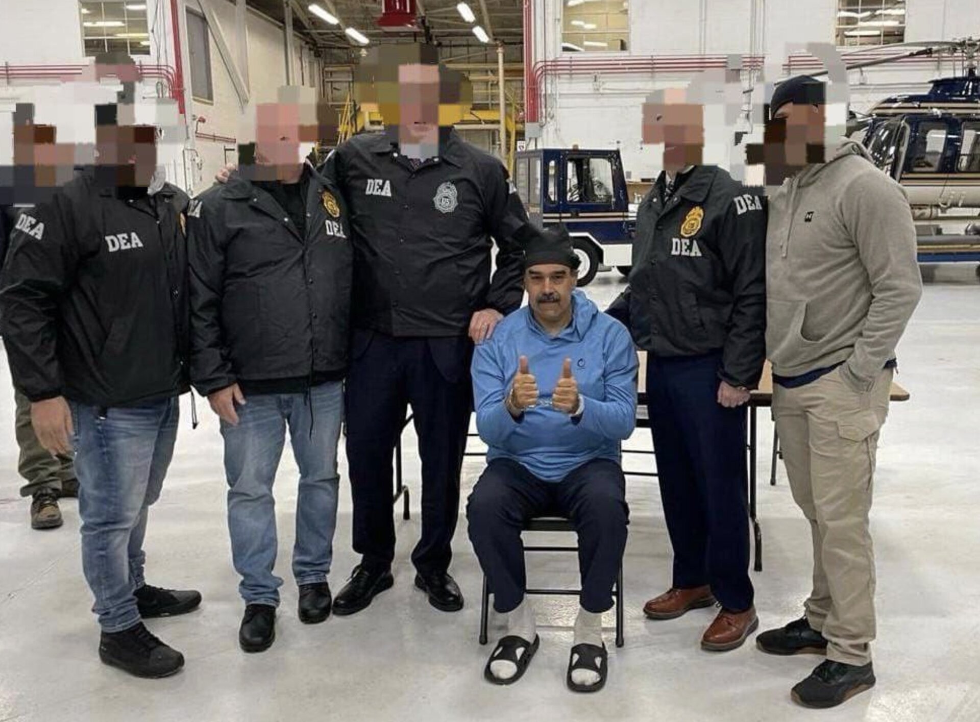 Nicolas Maduro, președintele finit al Venezuelei, a făcut un cameo neașteptat în centrul atenției internaționale după ce s-a fotografiat în cadrul unui eveniment surprinzător, marcat de un incident care riscă să tensioneze și mai mult relațiile dintre Venezuela și Statele Unite