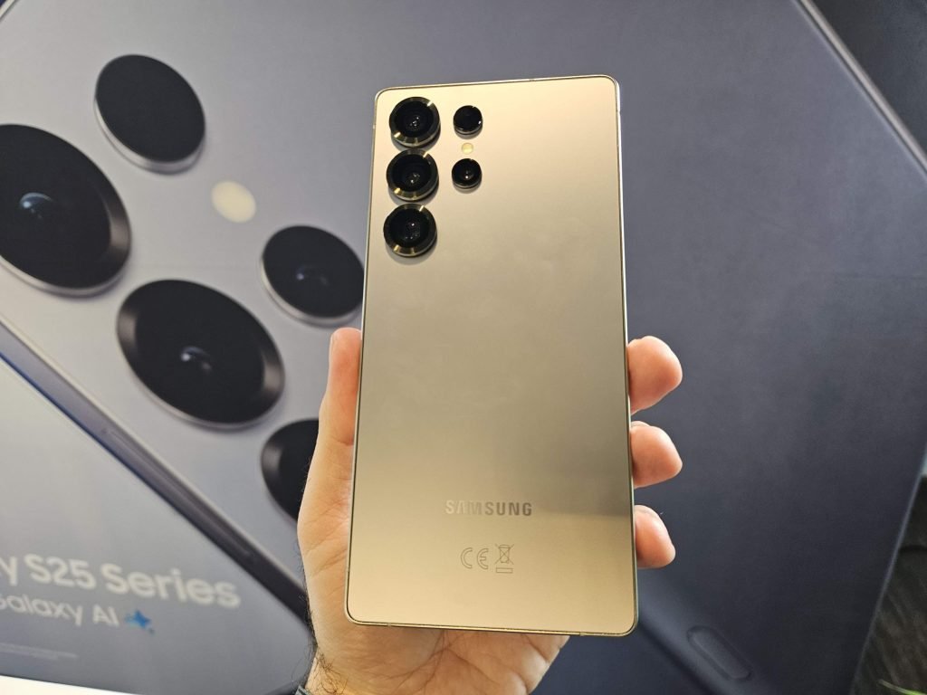 Samsung își pregătește lansarea mult așteptată a noii serii Galaxy S26, eveniment care promite să aducă schimbări semnificative față de modelele anilor precedenți