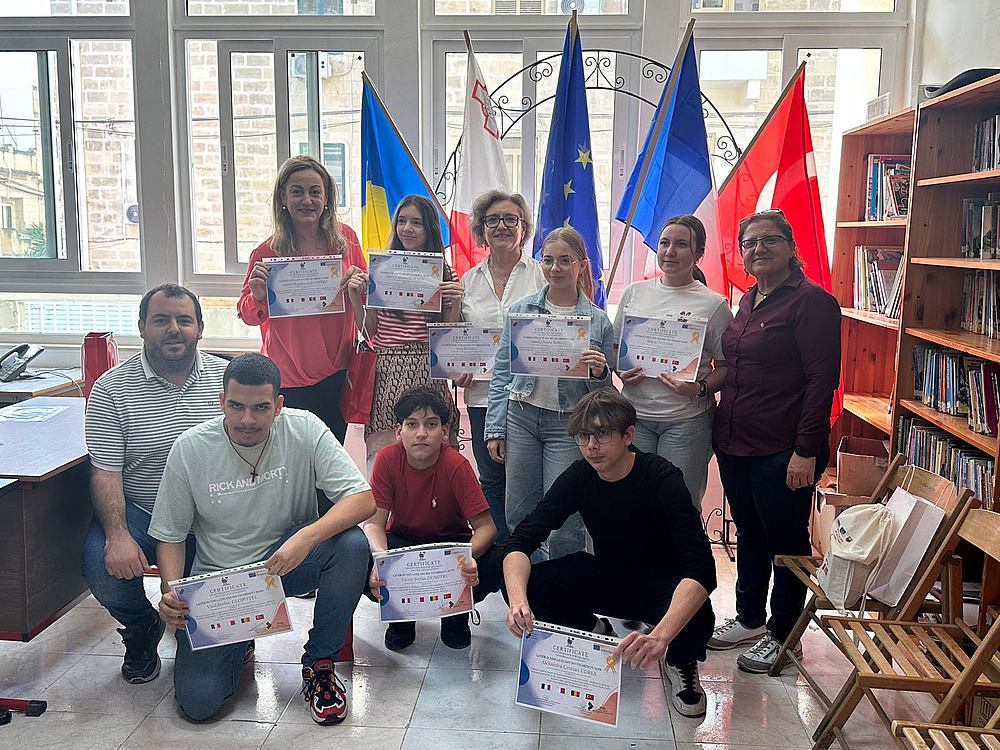 Erasmus+ Susține Alimentația Sănătoasă în Rândul Tinerilor Parteneriatul european Erasmus+ intitulat „Later is Too Late: Say NO to Obesity Now” continuă să promoveze alimentația sănătoasă și prevenirea obezității în rândul elevilor