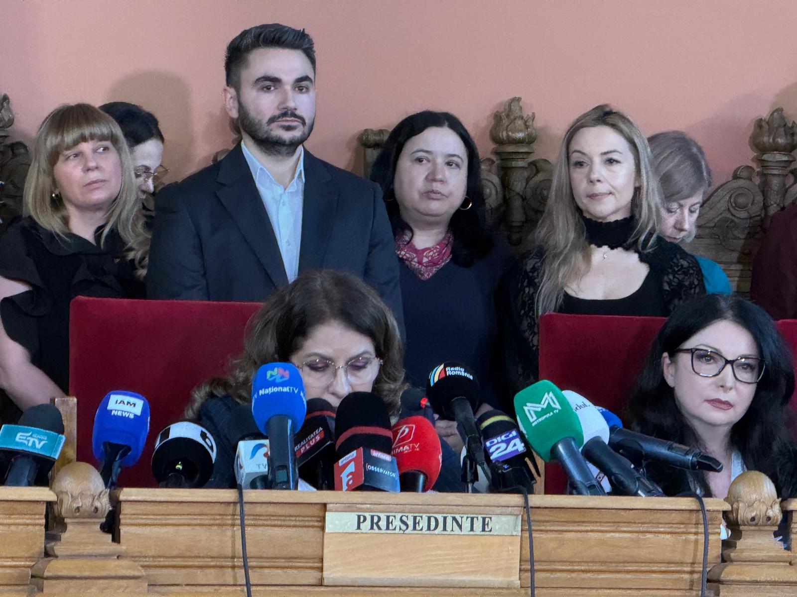 Avocata Silvia Uscov, membră a partidului extremist AUR, pare să fi beneficiat de o favorizare aparent neobișnuită din partea conducerii Curții de Apel București, într-un context în care independența justiției rămâne sub semnul întrebării