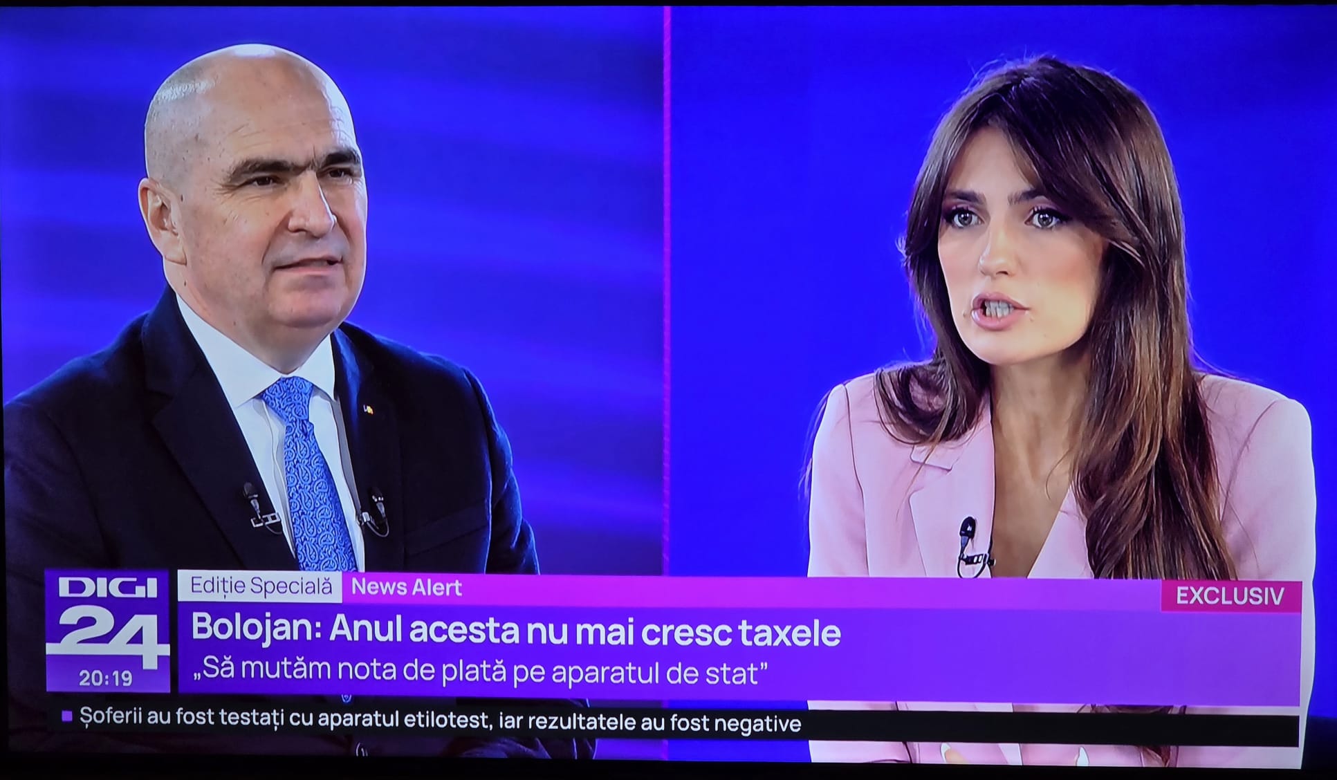 Premierul Ilie Bolojan face lumină asupra implicării României în consiliile internaționale și costurilor asociate Într-o declarație oferită vineri seară la Digi24, premierul Ilie Bolojan a adus clarificări asupra principalelor teme care au agitat scena politică și economică națională în ultima săptămână