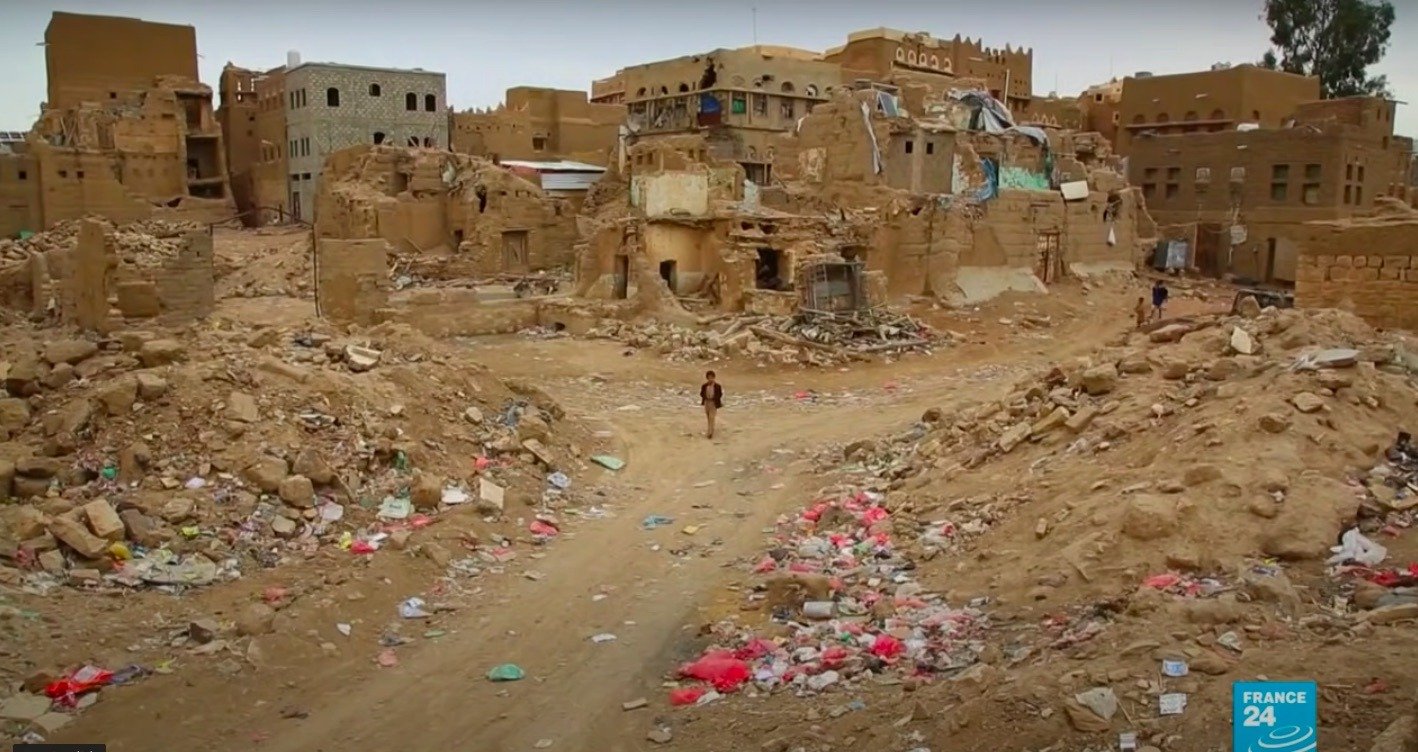 Yemenul își reafirmă controlul asupra provinciei strategice Hadramaut, o victorie importantă în contextul conflictului intern și al rivalităților regionale Într-o mișcare care poate inversa balanța puterii în Yemen, forțele susținute de Arabia Saudită au declarat sâmbătă seara că au recucerit provincia Hadramaut, o zonă de maximă importanță economică și strategică, situată la granița cu Emiratele Arabe Unite