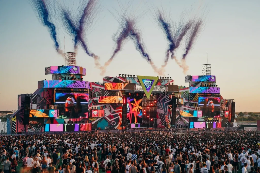Festivalul Beach, Please! a adus din nou Costineștiul în centrul atenției muzicii urbane, devenind un veritabil magnet pentru tineretul pasionat de ritmuri contemporane